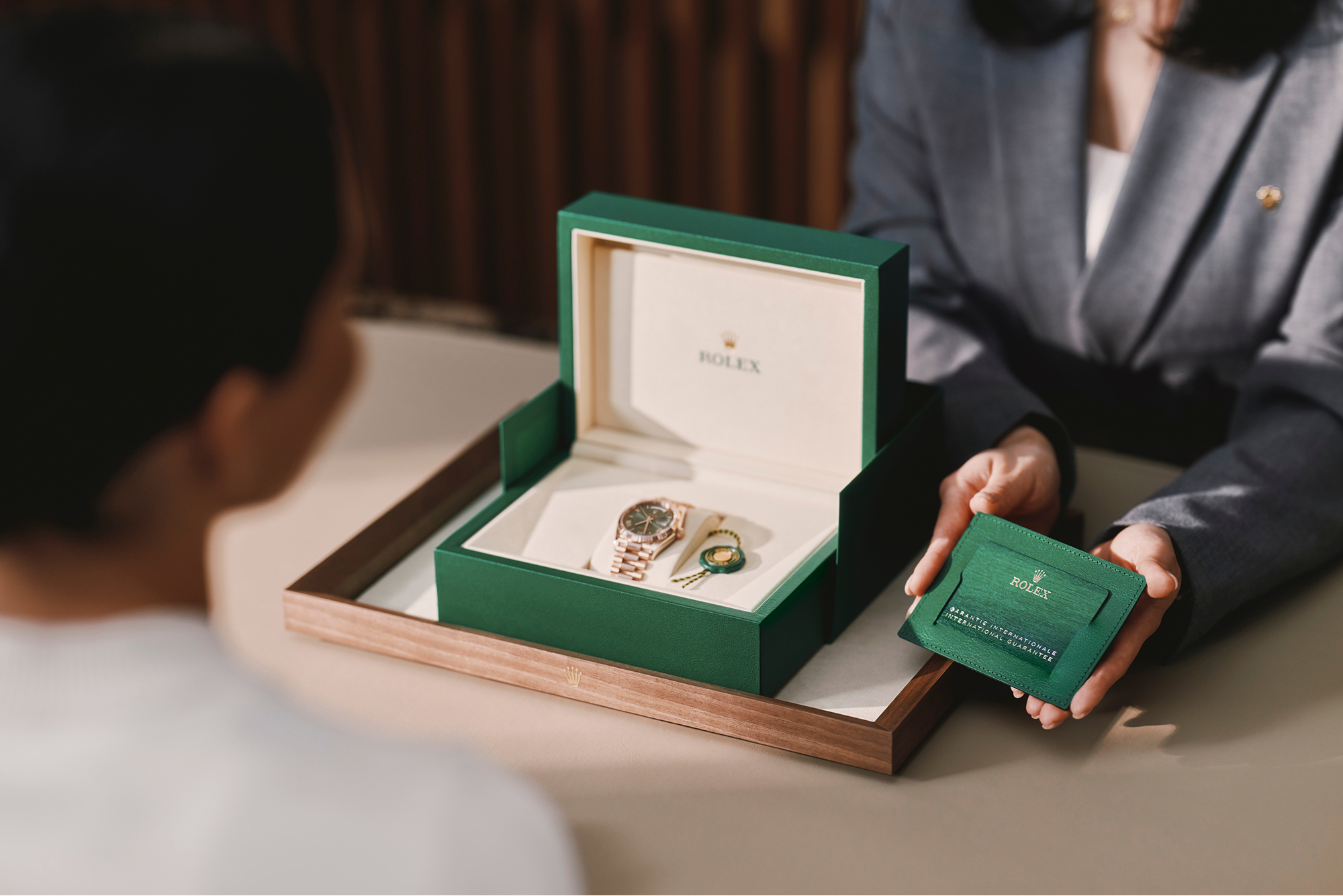 fale com a Sara Joias em Rio de Janeiro – distribuidor oficial de relógios Rolex